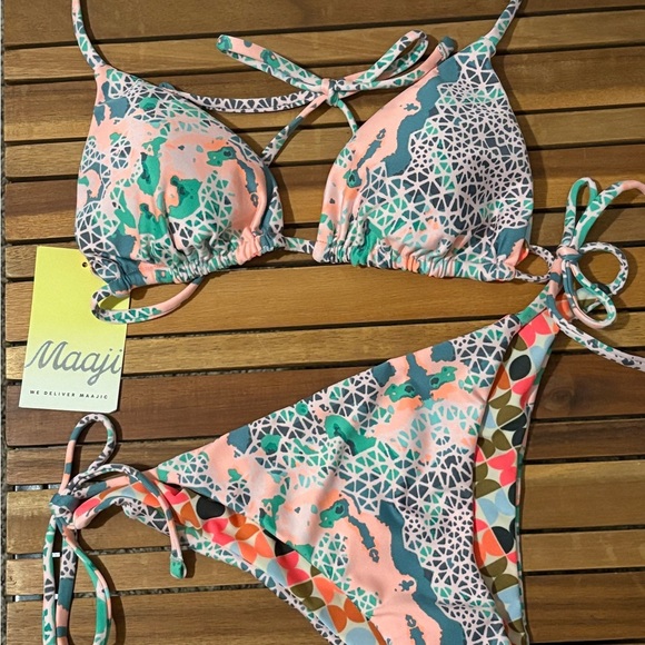 Medium NWT Maaji Pink and Blue Bikini - Picture 1 of 2